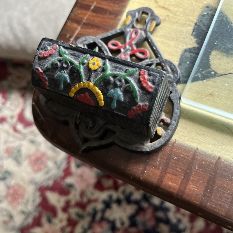 VTG Dalecraft Cast Iron Match Holder Wall Match Safe Hand Painted Primitive