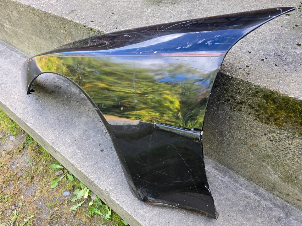 BONITO GUARDABARROS DELANTERO IZQUIERDO ORIGINAL USADO ORIGINAL PORSCHE 944 944S NEGRO 1983-89 Foto 2 de 4