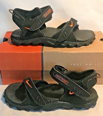 nike outdoor sandals