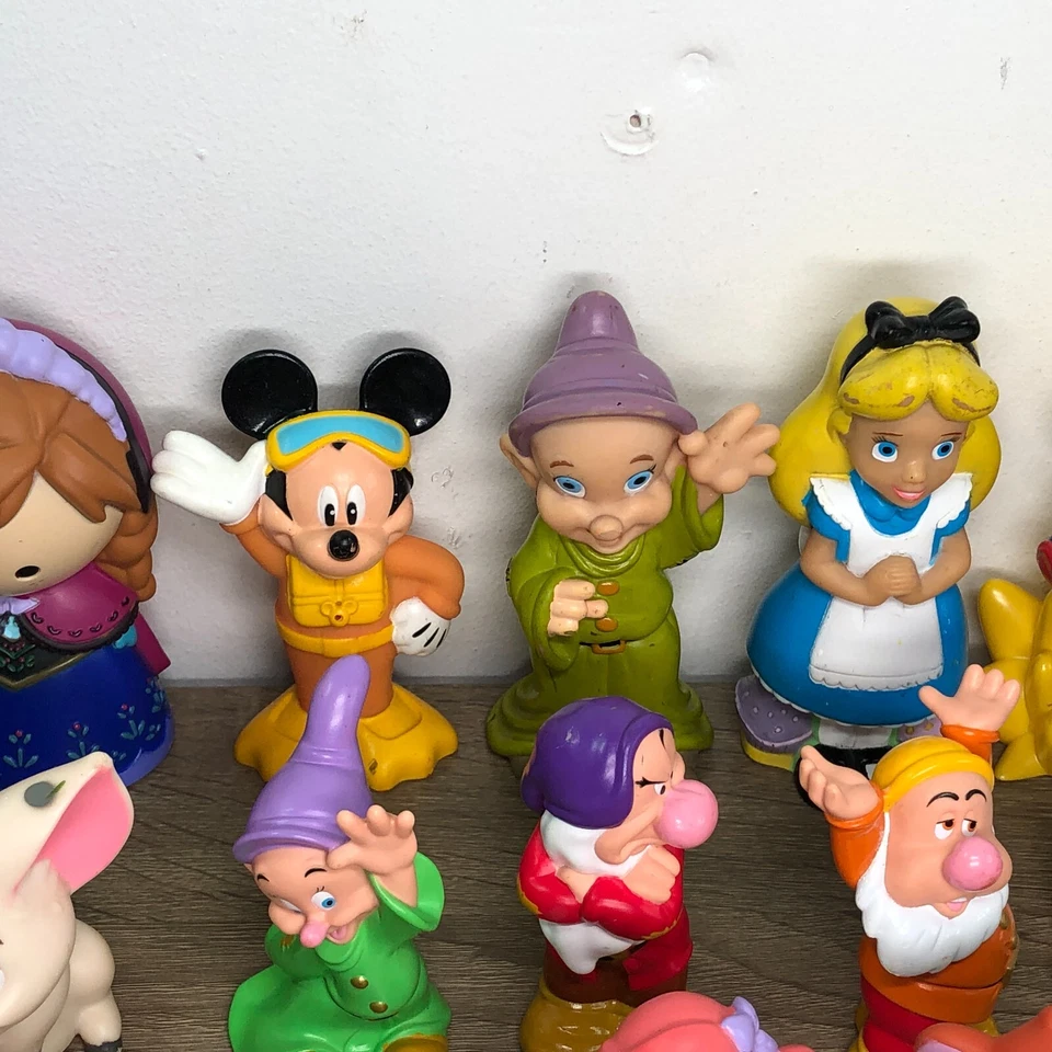 Lote de 20 juguetes de baño Disney figuras estatuillas coches Blancanieves congelado Ariel chorro Foto 4 de 4