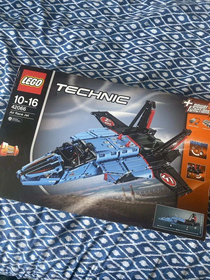 LEGO Technic 42066 Air Race Jet, photo 1 of 5