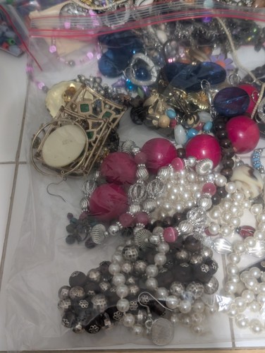 2 Pfund 14 Unzen Trödel Handwerk Schmuck Lot Upcycle Mehrzweck defekt keine Edelmetalle - Bild 2 von 10