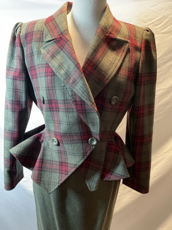 VINTAGE VALENTINO BOUTIQUE 2 PC. TARTAN PLAID SKIRT SUIT IN MOSS/BORDEAUX, SZ 10 - Image 2 of 4