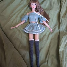 This is a of items worn by momokodoll, excluding the doll itself.