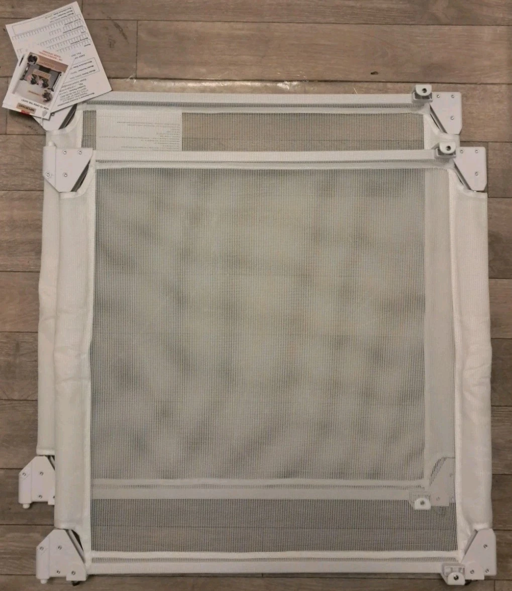 28" TALL EXPANDABLE SAFTY BABY/DOG GATE FOR STAIRS AND DOORWAYS NEW OPEN BOX