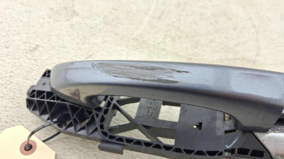 2012-2019 VOLKSWAGEN PASSAT FRONT LEFT SIDE EXTERIOR DOOR HANDLE  OEM DAMAGED - Image 4 of 4