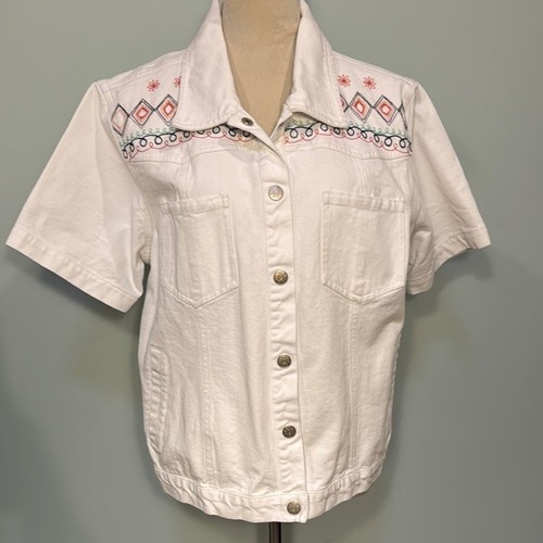 Denim&Co white short sleeve jacket with Embroidery Size L