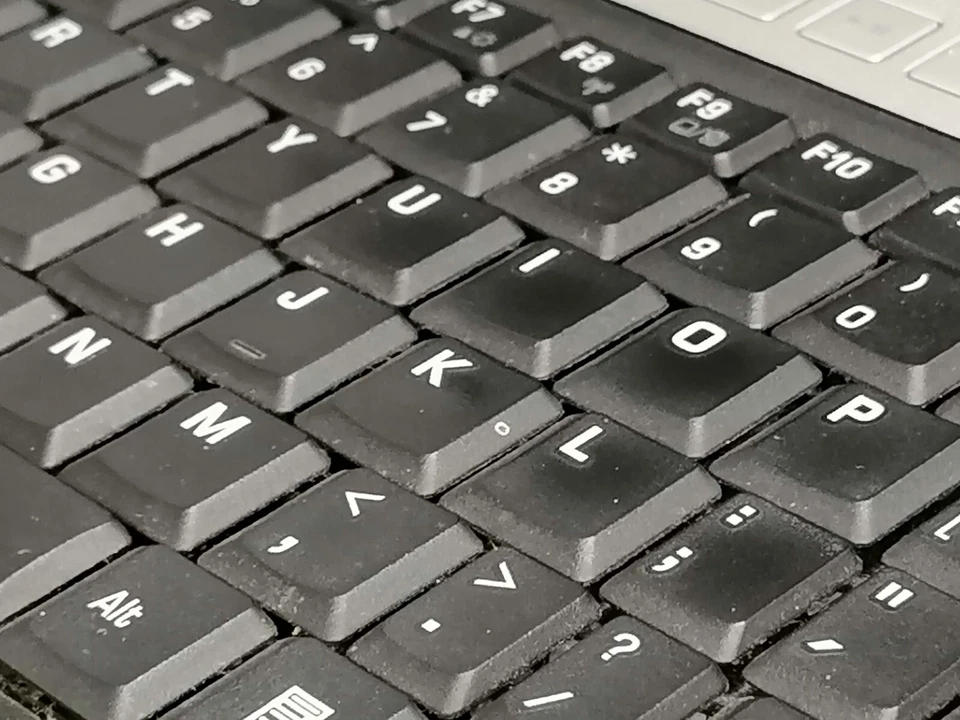 FOR PARTS 17" Toshiba Satellite P105-S6004 (T1300/1.66 GHz/NO RAM/NO HDD) - Image 4 of 4