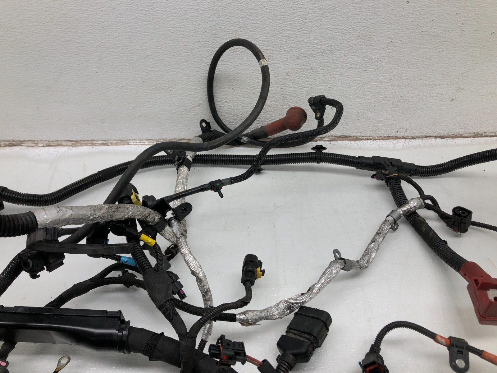 2017-2020 MASERATI LEVANTE 3.0L V6 ENGINE WIRING HARNESS OEM.