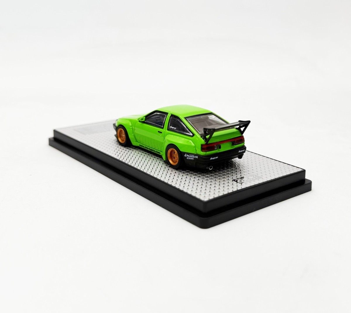 INNO64 1:64 Toyota AE86 Levin 
