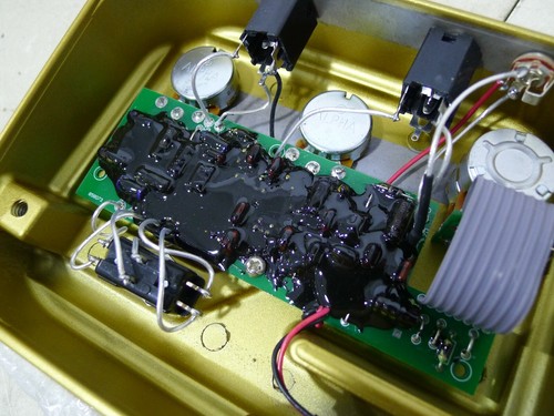 Pedal de efectos Overdrive Boost para guitarra profesional dorado - Plug and Play - Imagen 2 de 13