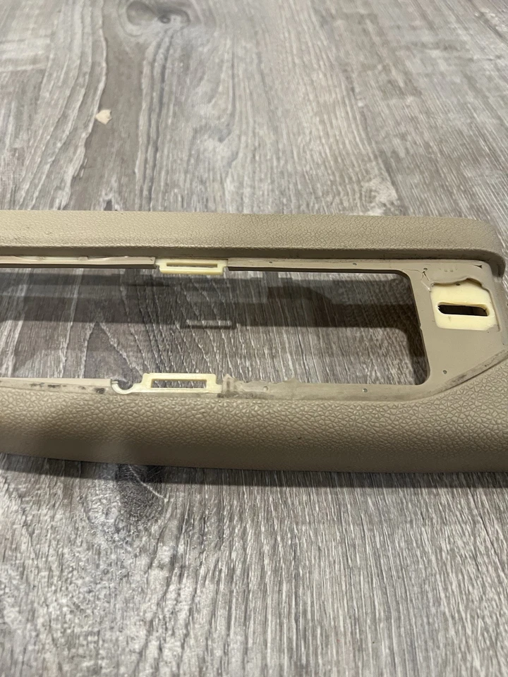 Chevrolet GMC 2007-2009 reposabrazos panel puerta beige/bronceado pasajero derecho Foto 4 de 4