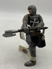 PAPO Chevalier hospitalier avec hache et épée figurine collection PVC 9-11 cm