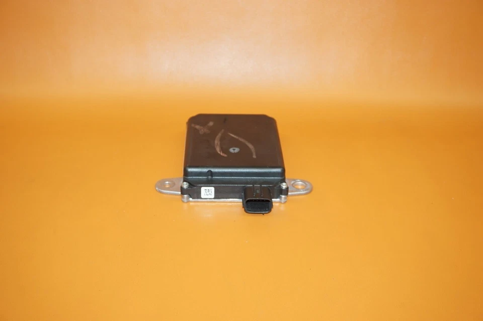 LEXUS ES350 BLIND SPOT MONITOR RADAR SENSOR 2013 2014 2015 88162-0W180 ES300H - Image 3 of 4