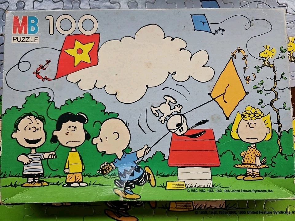Rompecabezas Peanuts 1965 MB de colección 100 piezas Charlie Brown cometa voladora no completa Foto 2 de 2