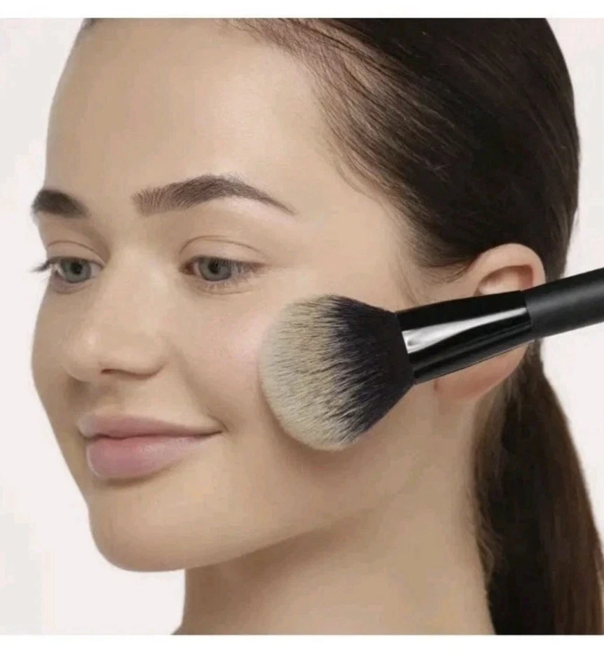 ARTDECO Powder Make Up Brush. Premium Quality Brush. - Image 3 of 4