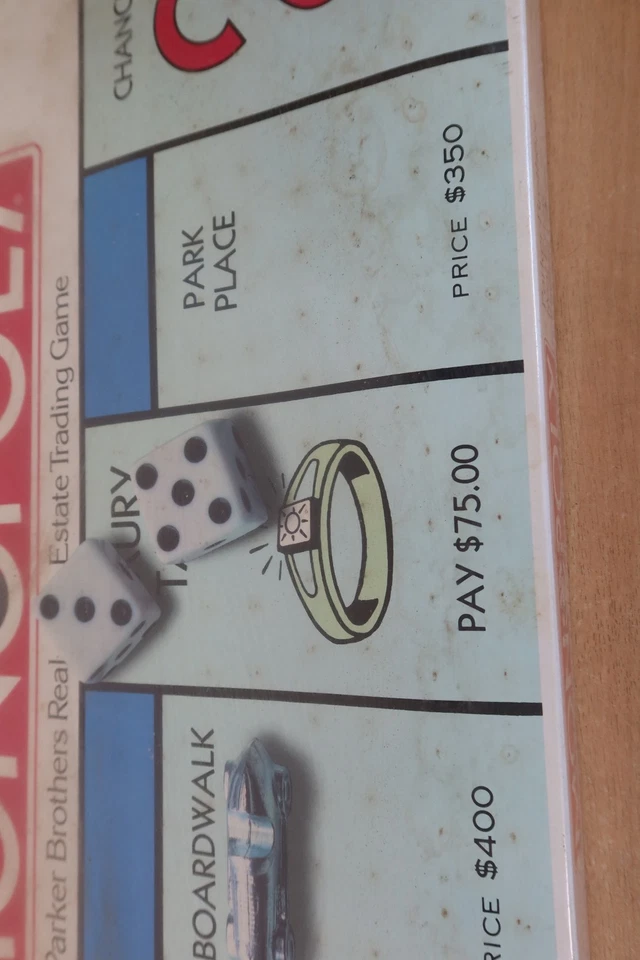 Vintage MONOPOLY Board Game 1985 SEALED (water damaged box) - Image 4 of 4