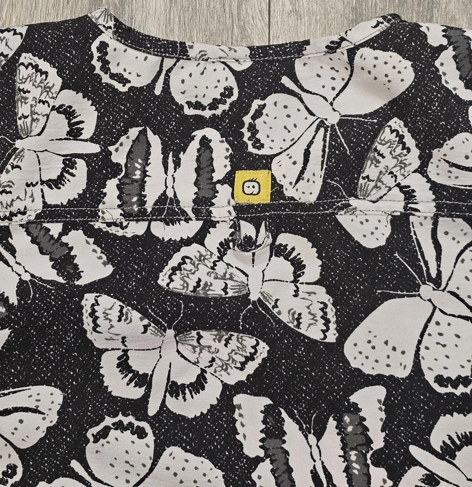 Wonderwink Four Stretch Butterflies Prints AOP Mock Wrap Top Women's Size Medium - Image 4 of 4