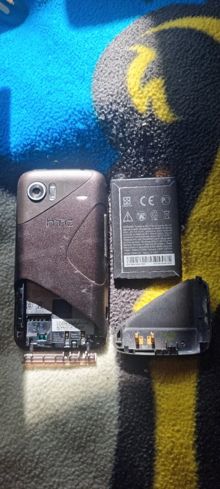 HTC 7 Mozart (PD67100) Smartphone - (Locked to Orange) - 8MP Mobile 7 8GB - Image 2 of 2