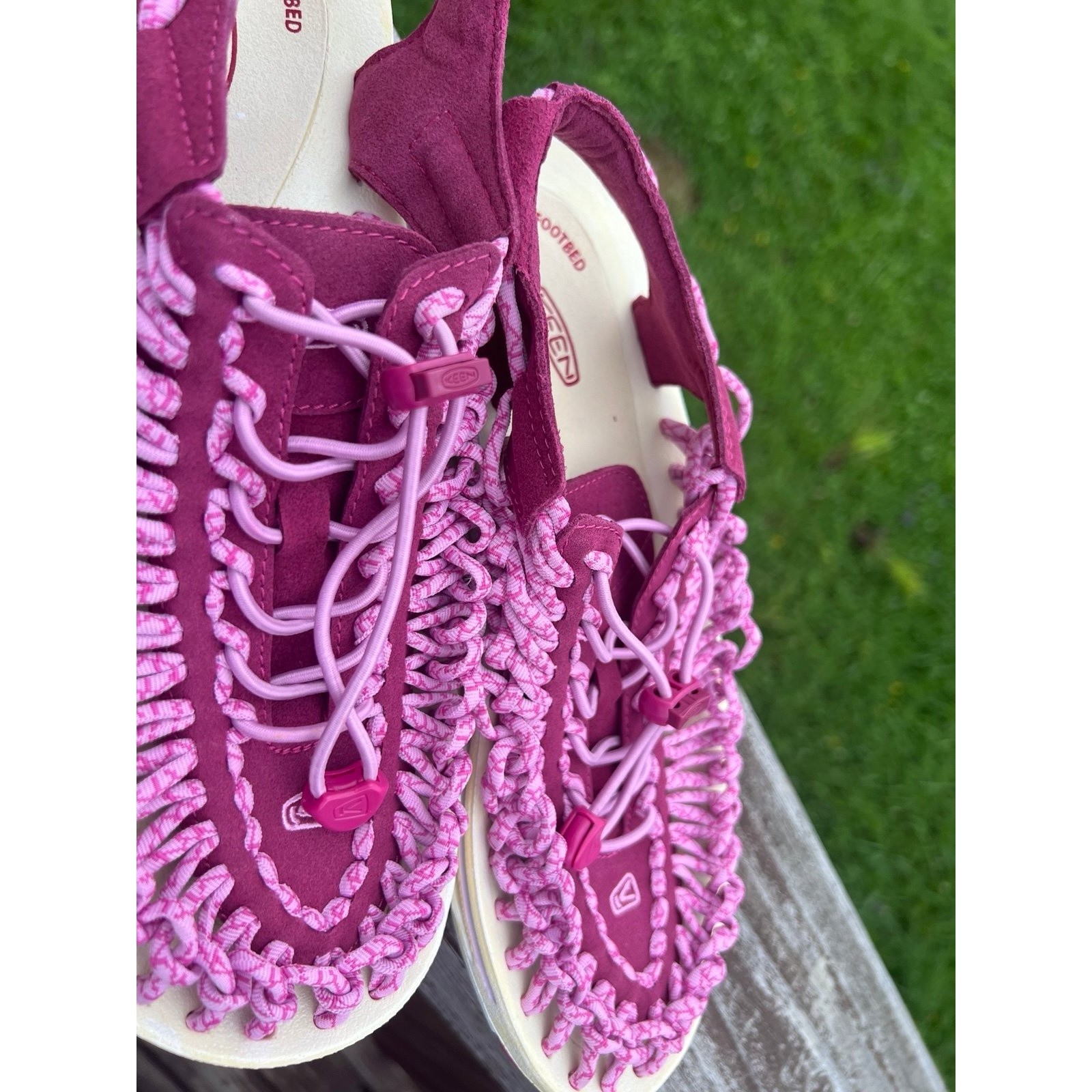 Sandali donna Keen Uneek in paracord taglia 10. Colore rosa bianco.