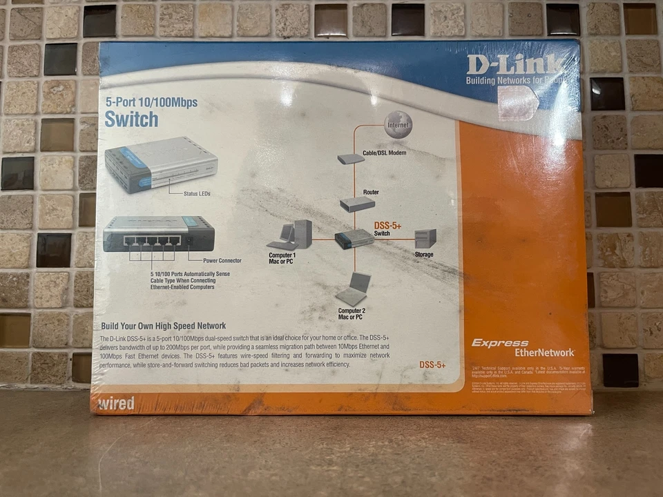 D-LINK DSS-5+ 5 PORT 10/100MBPS ETHERNET NETWORK SWITCH ULBT-26 - Image 2 of 4