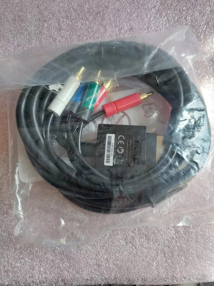 NEW NIB Genuine OEM Xbox 360 Component HD AV Audio Video Cable Microsoft X851848 - Image 2 of 3