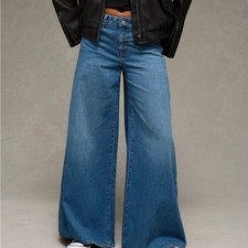 American Eagle Super High Rise Baggy Wide Leg Indigo Women Sz 8 Frayed Hem Jeans