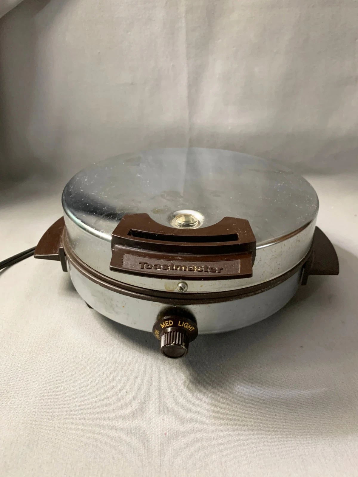 Vintage Toastmaster Chrome Waffle Maker Baker Model 442A 650 Watts Tested Works