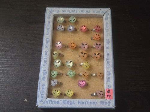 Vintage FunTime Rings Novelty Ring Lot Smile Alien Party Favors