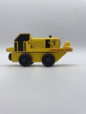 Thomas  Friends SODOR RAILWAY REPAIR wooden train