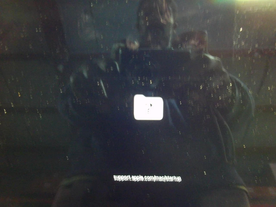 Apple MacBook A1534 12'' Core M7-6Y75 1.20GHz 8GB RAM NO SSD/OS LAPTOP (M33) - Image 2 of 4