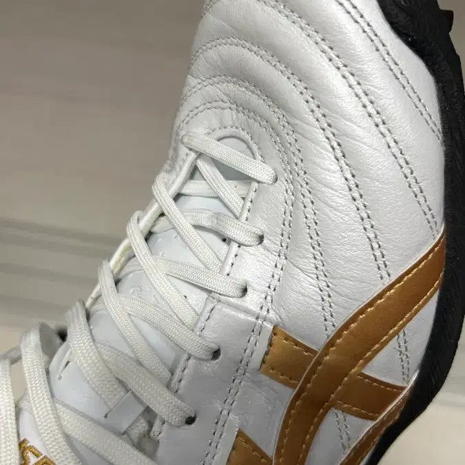 Asics C3 White Soccer Cleats, Size 265 thumbnail 5