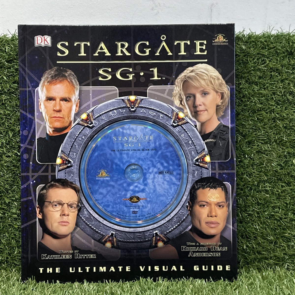 Stargate SG-1: The Ultimate Visual Guide with DVD Book DK Kathleen