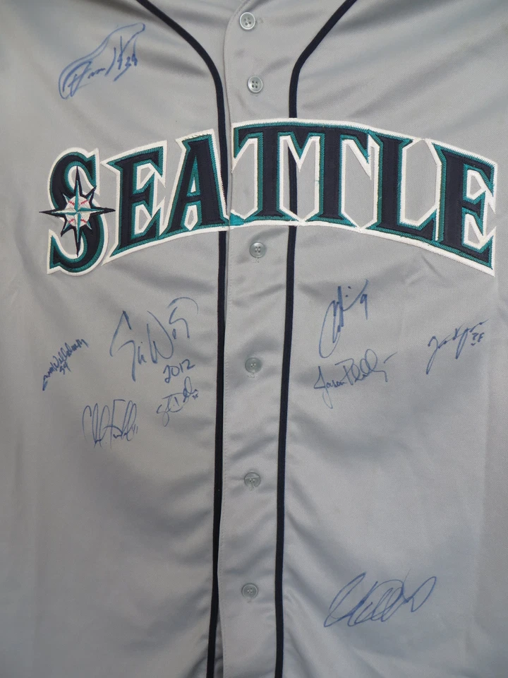 2012 Seattle Mariners team signed auto jersey Felix Hernandez Ichiro Suzuki JSA - Image 2 of 4