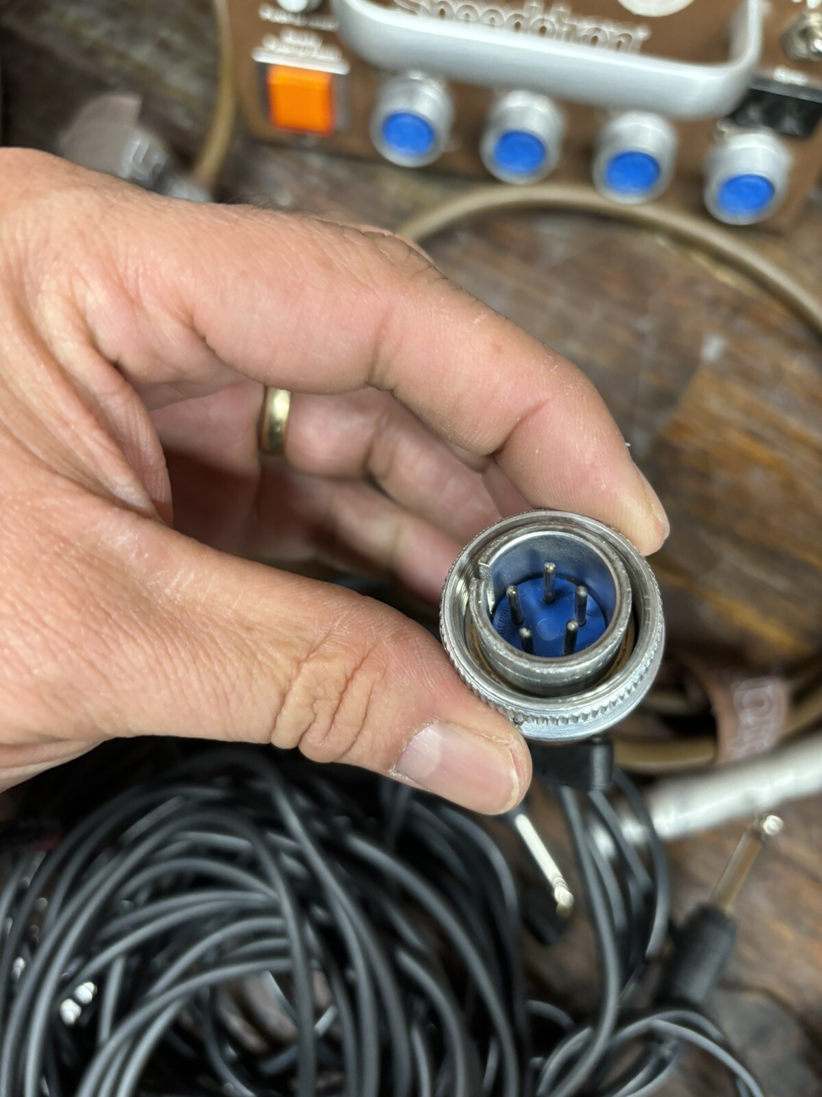 LOT Speedotron D402 power pack, 4 heads M11 & MW3R 2 PocketWizard case & case