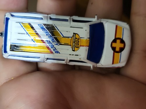 🔥2003 SPECIAL EDITION MATCHBOX CHEVROLET SUBURBAN EMERGENCY RESCUE 1/76 C134B - Picture 5 of 6