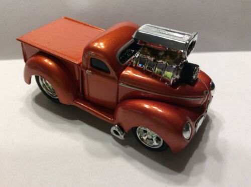 MUSCLE MACHINES 1940 40 WILLYS PICKUP 41 WILLYS USED 1/64 DIECAST - Picture 2 of 6