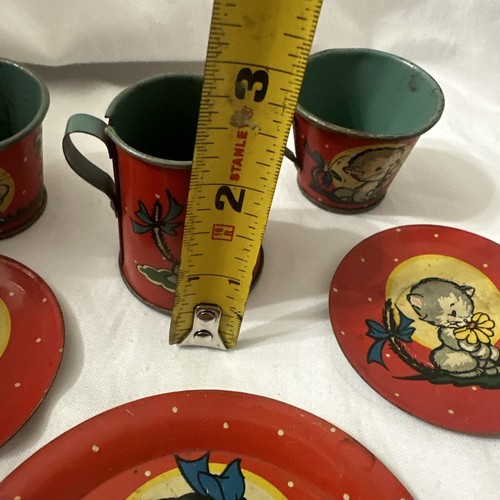 Bambola miniatura rossa tè set 6 pezzi Ohio arte latta litografia Elaine Hileman gatto ragazza ragazzo - Foto 16 di 23