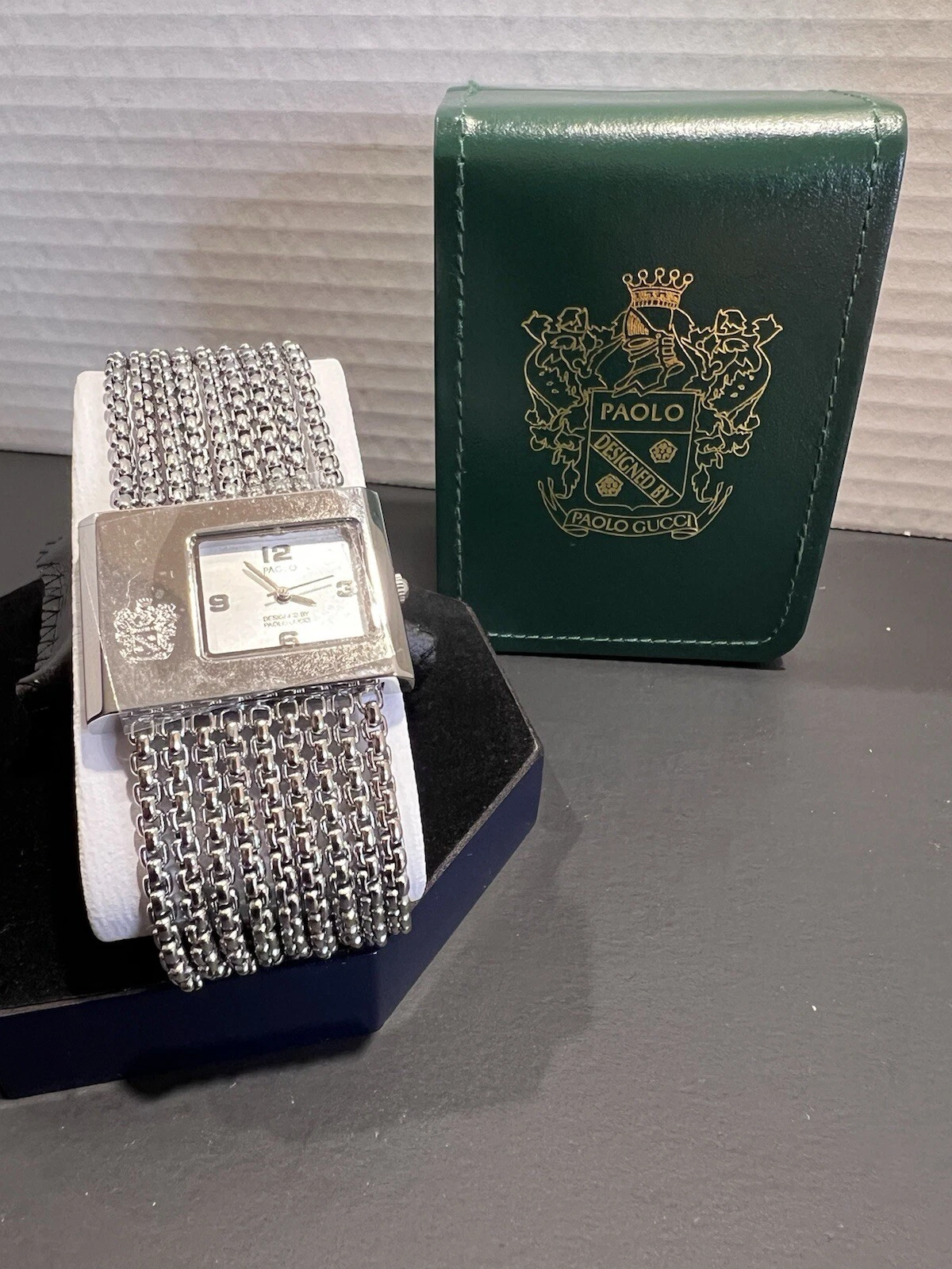 Montre Paolo conçue par Paolo Gucci. PG876WSIP. Mouvement Japon. Quartz. Femme