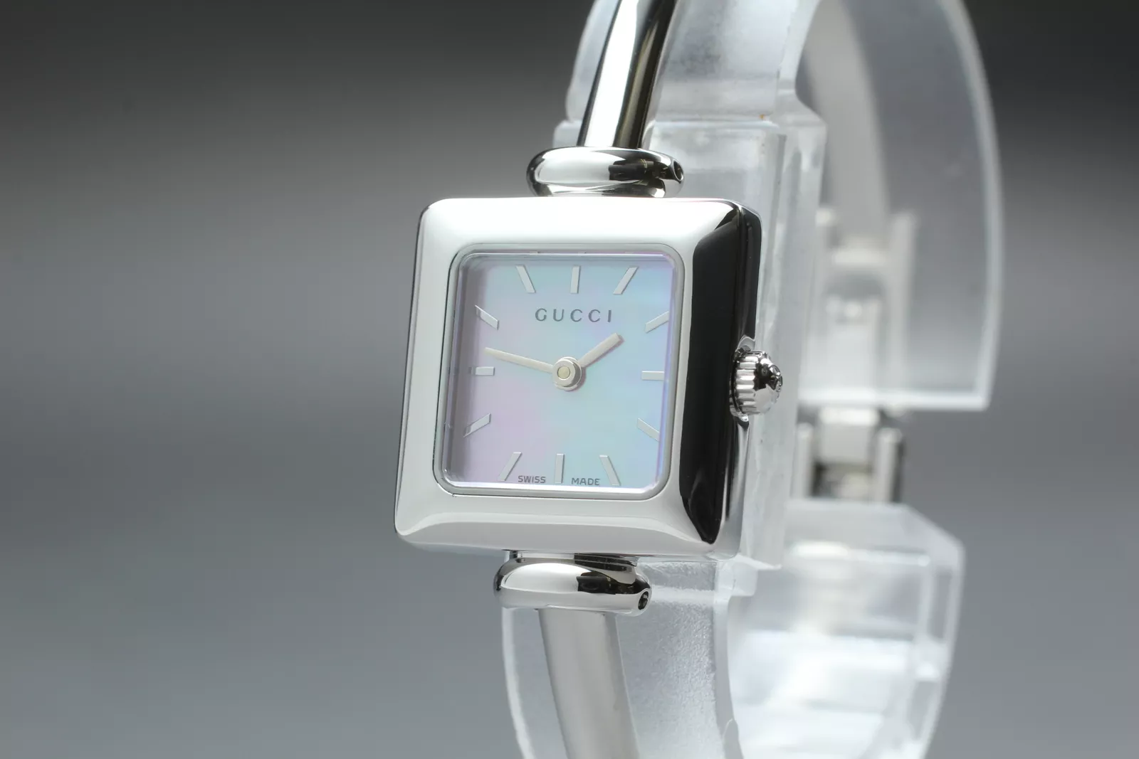 [Presque comme neuve] Montre femme GUCCI 1900L cadran rose coquille quartz carré du JAPON