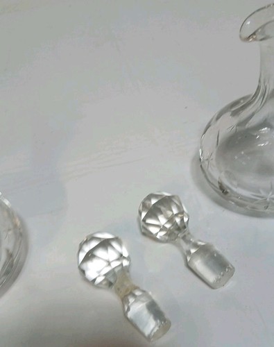 Set of 2 Elegant Crystal Glass Cruets with Heavy Glass Stoppers - 1950s Vintage, - Picture 7 of 8