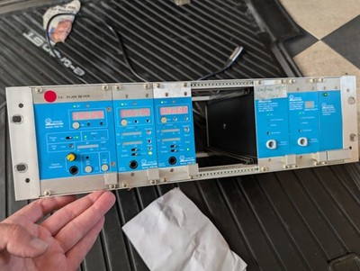 Overline Systems Intercom Rack   Drahtlos-System mit TX, RX, Ladegerät Netzteil