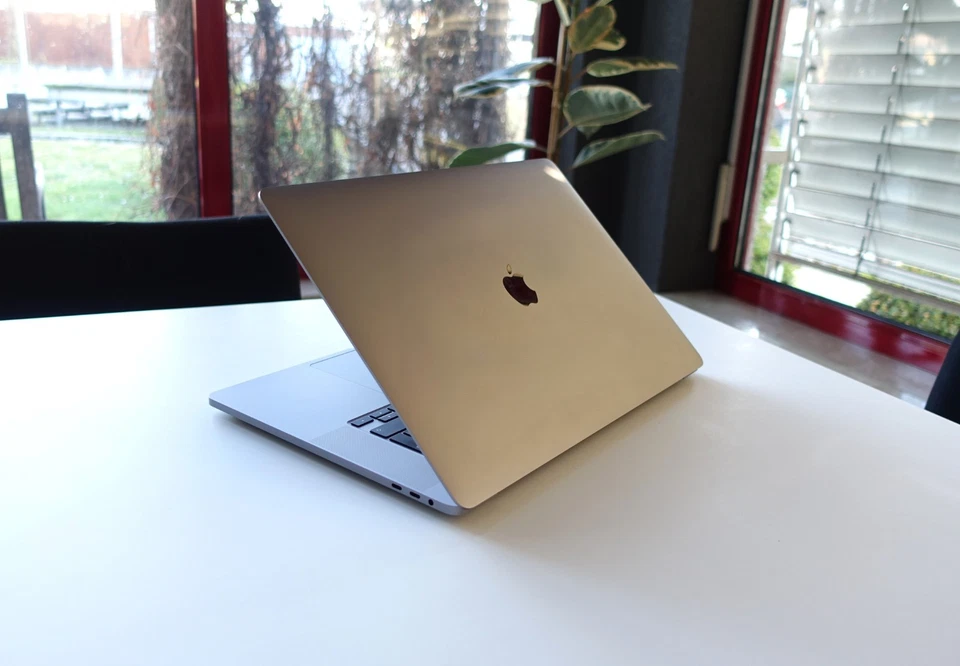 Apple MacBook Pro 16,1 2019 A2141 Core i9 32GB 500GB SSD 16,1" Touchbar A Ware - Bild 2 von 4