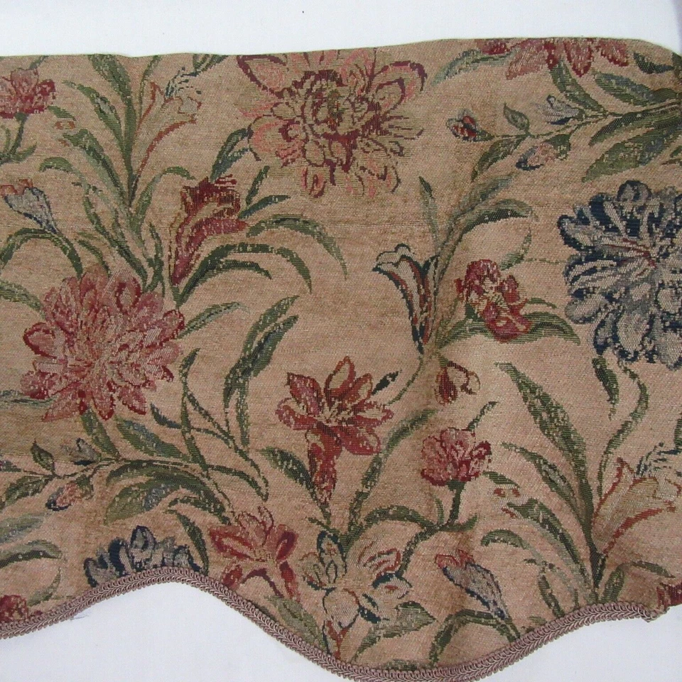 Juego(s) cenefas festoneadas Regal Home Carmel floral beige chenilla 2 piezas Foto 2 de 4