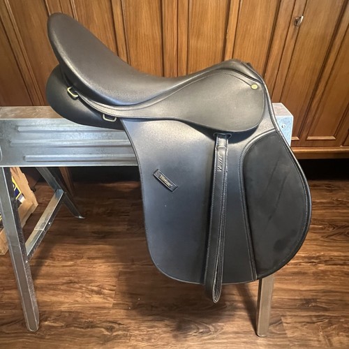 Winter Saddle Black 18”