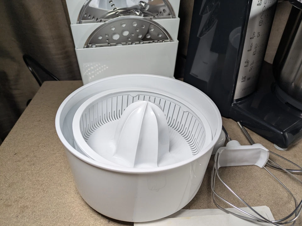 BOSCH Food Processor Kitchen Food Chopper Mixer + Accessories MUM46A1GB - Image 3 of 4