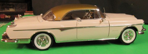 Signature Models 1955 Chrysler Imperial coupe. Everything opens. Cream-gold 1:18 - Picture 12 of 13