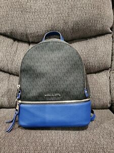 signature rhea zip medium backpack