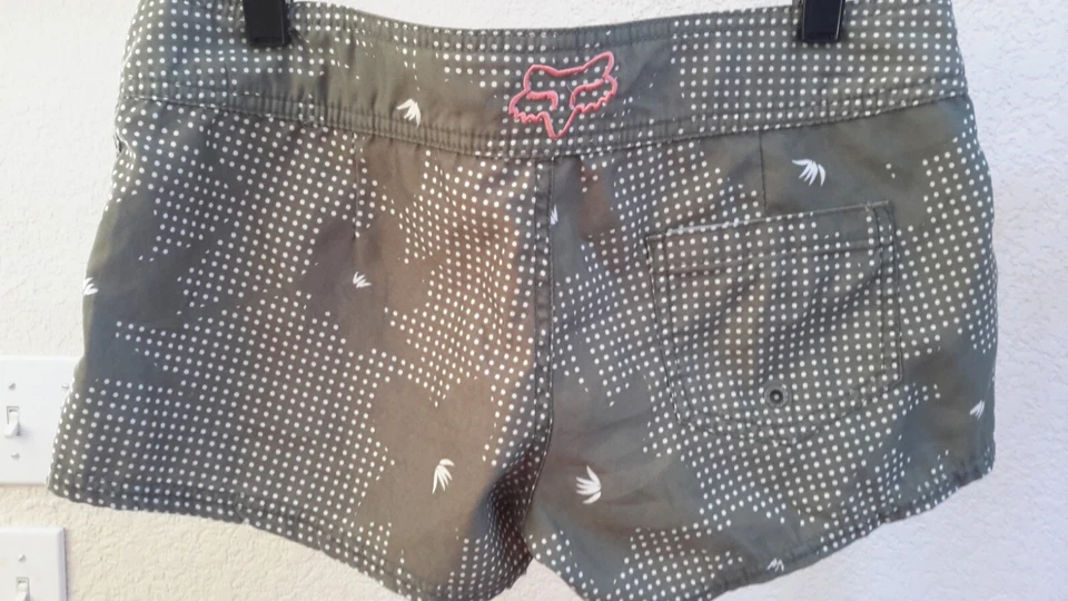 Pantalones Cortos Fox Niñas Talla 3 Tablero Cordón Cintura Monopatín Lunares/Flor Foto 3 de 4