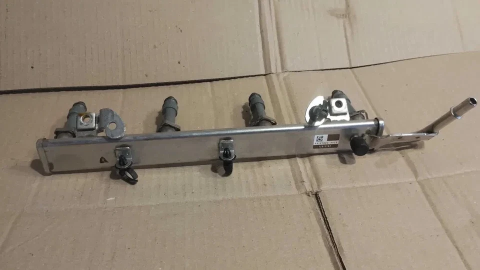 Fuel Injection Injector Rail AN197000-0650 Polaris Slingshot SL - Bild 3 von 4